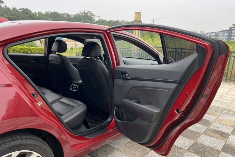 Used Hyundai Elantra 2019 1.4T Dual-Clutch Xuan Dong · Dynamic Model