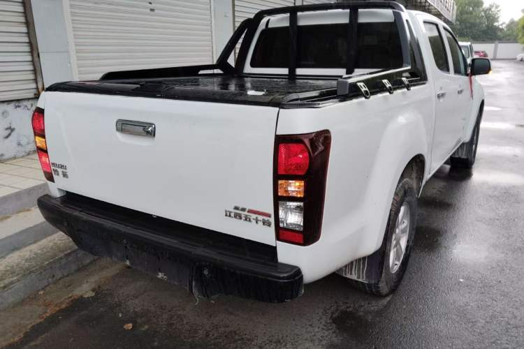 Used Isuzu D-MAX 2020 2.5T Two-Wheel Drive Automatic Navigation Version China VI Emission Standard Extended Length JE4D25Q6A
