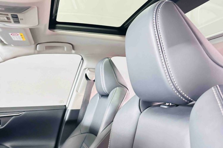 Used Toyota Wildlander 2023 2.0L CVT Two-Wheel Drive Luxury PLUS Edition
