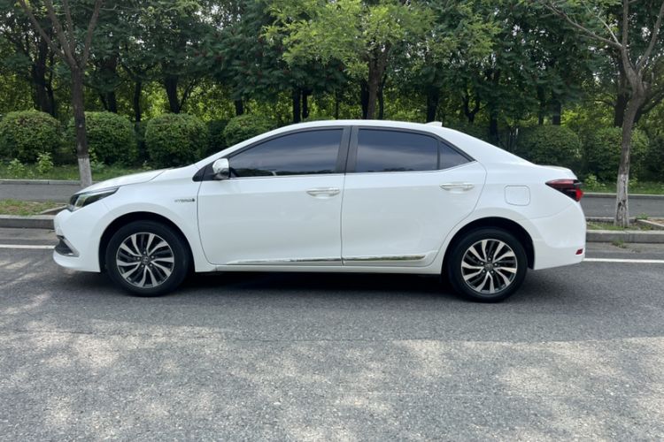 Used Toyota Corolla 2017 Revised Dual-Engine 1.8L E-CVT Elite Edition
