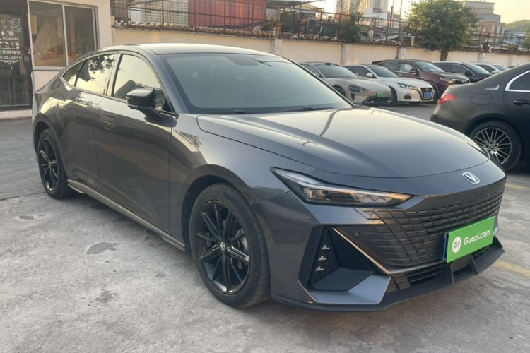 Used Changan UNI-V 2022 1.5T Prestige Version
