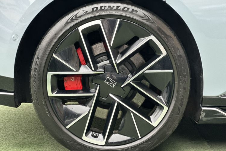 Used  12 2023 650 Three-Laser Four-Wheel Drive Performance Edition
