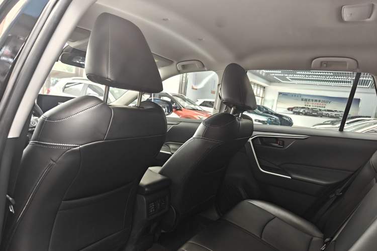 Used Toyota RAV4 2023 2.0L CVT Two-Wheel Drive Urban Edition
