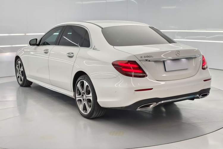 Used Mercedes-Benz E-Class 2016 E 300 L Sporty and Stylish Model
