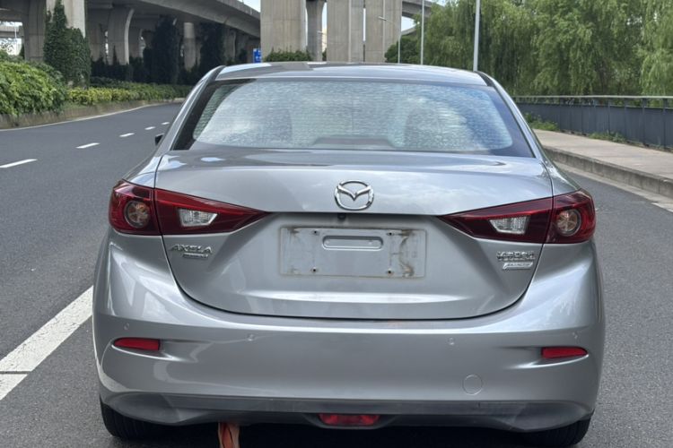 Used Mazda Mazda 3 Axela 2016 Sedan 1.5L Automatic Luxury Model
