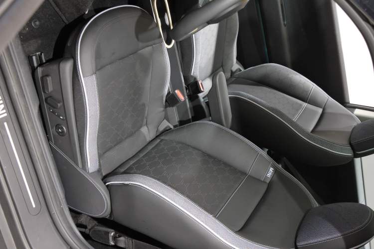 Used  Electric MINI COOPER 2024 452km COOPER SE Artist
