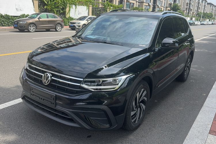 Used Volkswagen Tiguan L 2024 Outstanding Model 300TSI Automatic Two-Wheel Drive Longteng Edition