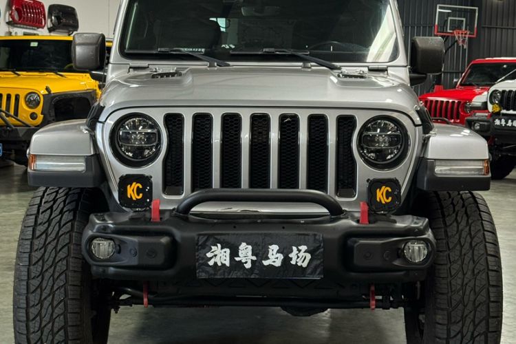 Used  Wrangler 2019 2.0T Sahara Four-Door Version China VI Emission Standard
