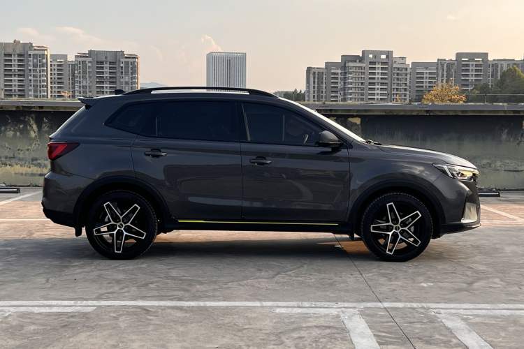 Used Roewe RX5 2023 PLUS 330TGI Automatic Trendsetting Smart Edition
