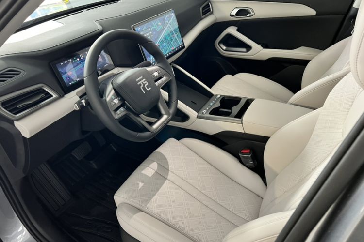 Used BYD Yuan UP 2025 Intelligent Driving Version 401 KM Dynamic Edition
