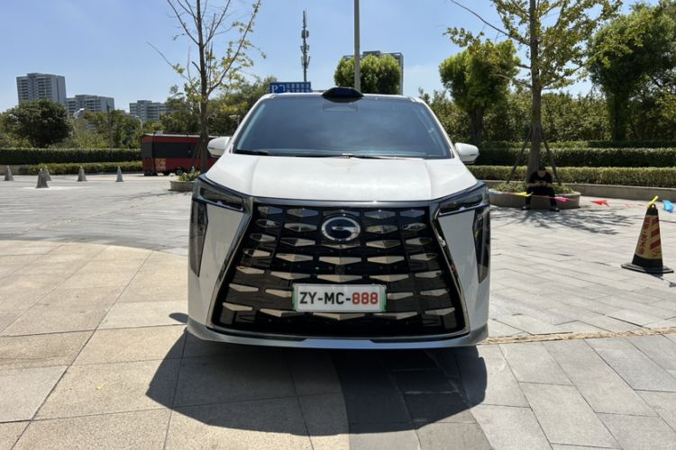 Used GAC Trumpchi Xiangwang M8 2025 Kunkun Series Max Luxury Cabin
