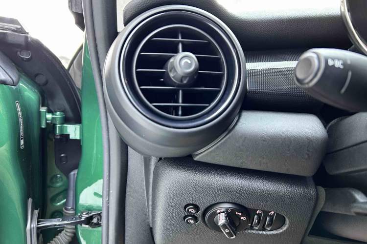 Used  MINI 2021 1.5T COOPER Classic Edition
