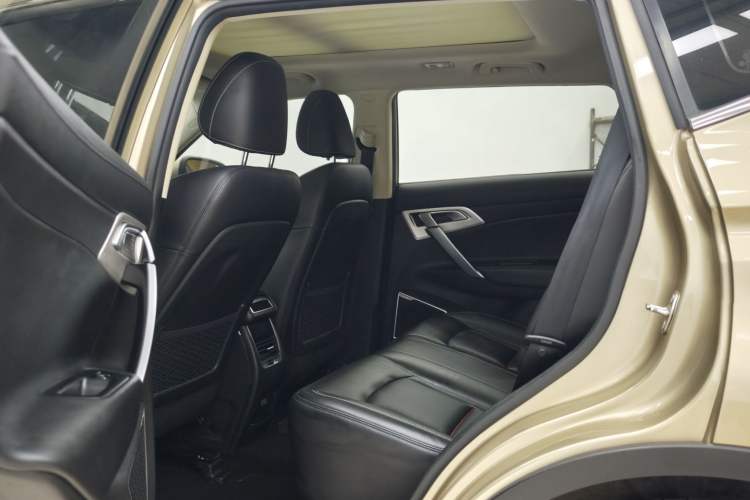 Used Geely Auto Emgrand X7 Sport 2018 1.8TD Automatic Two-Wheel Drive Smart 4G Connected Version
