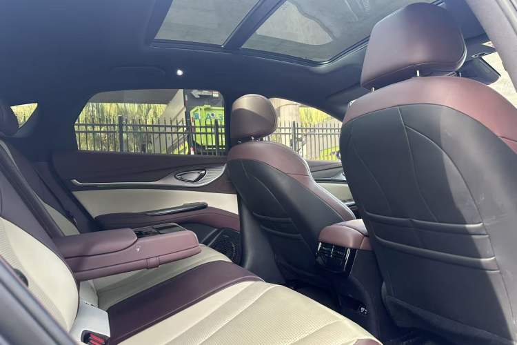 Used BYD Seal 2023 DM-i 1.5T 121km Prestige Model
