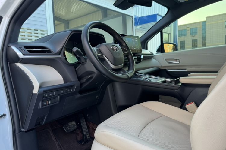 Used Toyota Granvia 2023 2.5L Hybrid Prestige PLUS Edition