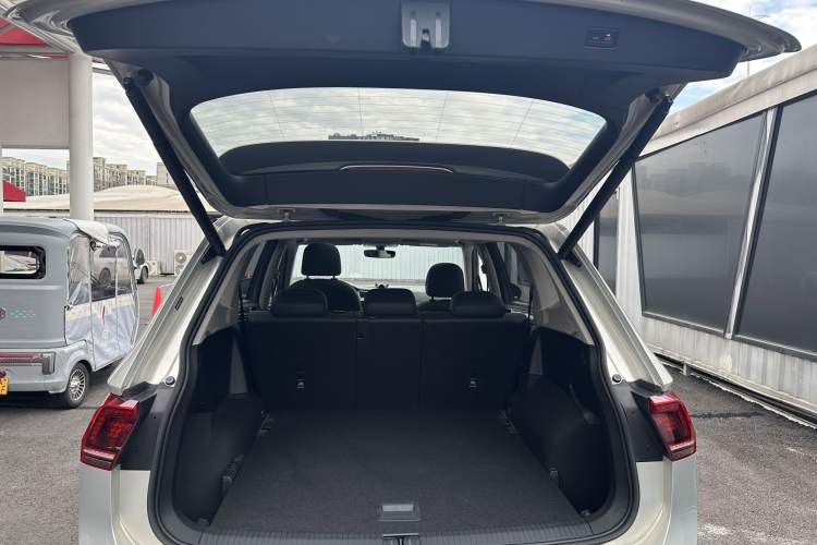 Used Volkswagen Tiguan L 2021 330TSI Automatic Two-Wheel Drive R-Line Flagship Edition
