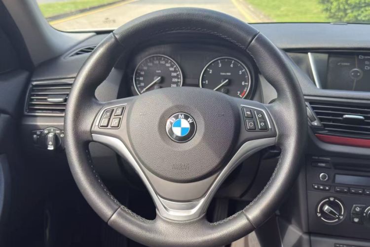 Used BMW X1 2015 sDrive18i Fashion Upgrade Edition
