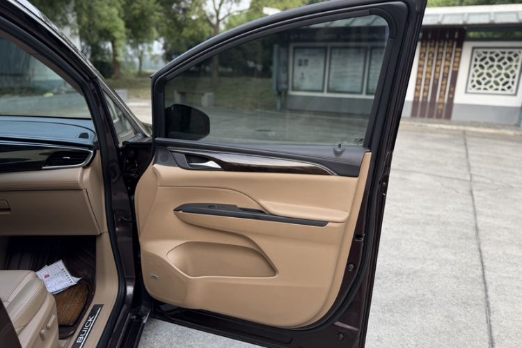 Used Buick GL8 2018 ES 28T Flagship Model China VI Standard