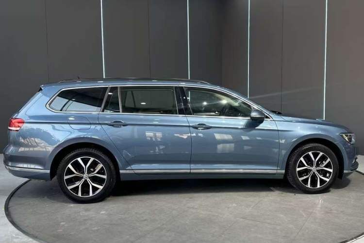 Used Volkswagen Variant 2018 380TSI Two-Wheel Drive Comfort Edition
