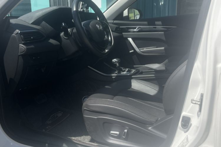 Used Dongfeng Aeolus Yixuan 2020 230T Automatic Glare-Proof Dark Knight Edition
