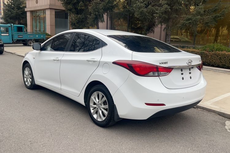 Used Hyundai Elantra (5th Generation / Langdong) 2016 1.6L Automatic Smart Version
