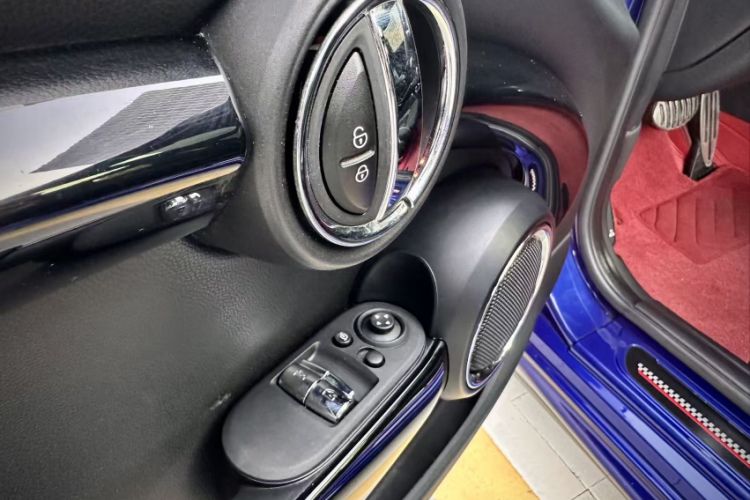 Used  MINI 2018 1.5T COOPER Racing Driver
