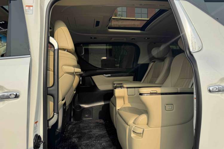 Used Toyota Alphard 2021 Dual-Engine 2.5L Prestige Edition
