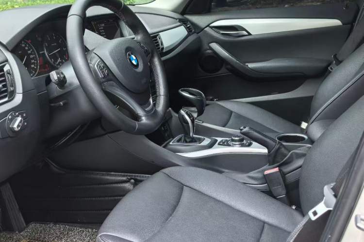 Used BMW X1 2014 sDrive18i Leading Model
