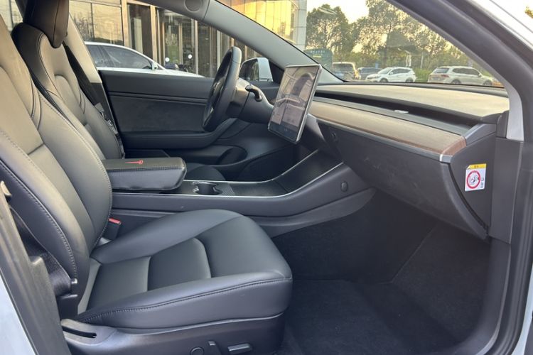 Used Tesla Model 3 2019 Long-Range Rear-Wheel-Drive Version
