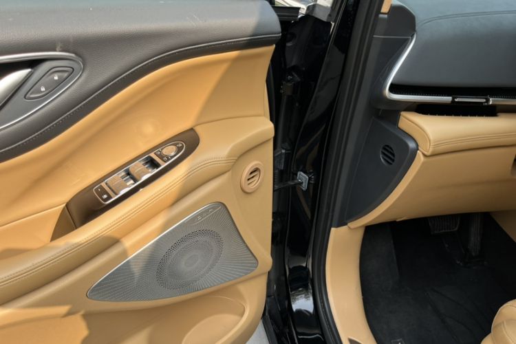 Used VOYAH Dream 2025 PHEV Four-Wheel-Drive Flagship Kunpeng Edition
