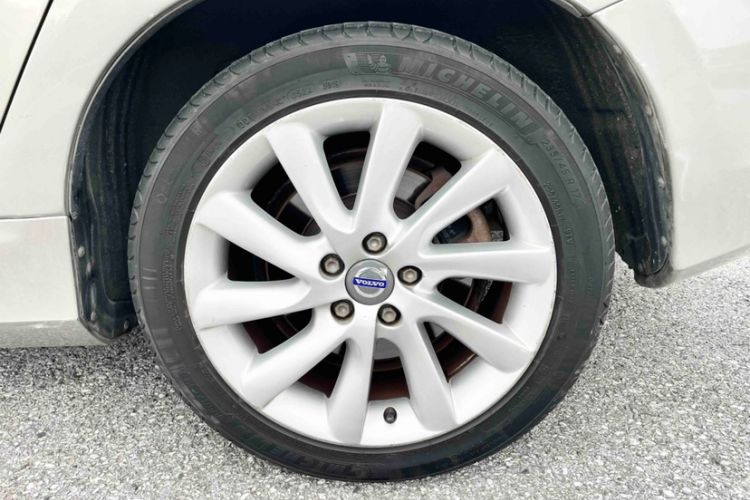 Used Volvo S60 2015 S60L 2.0T Zhiyuan Edition
