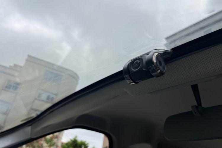 Used Wuling Yangguang 2024 300KM Comfort Version Passenger Van 75kW
