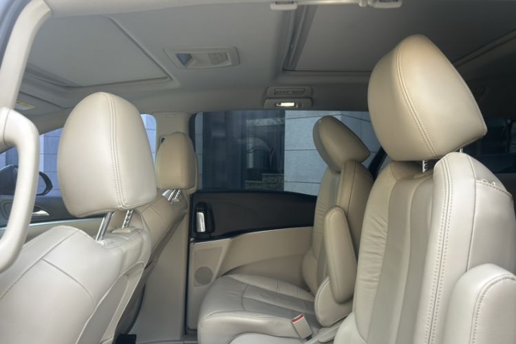 Used Buick GL8 2015 2.4L Luxury Business Premium Edition
