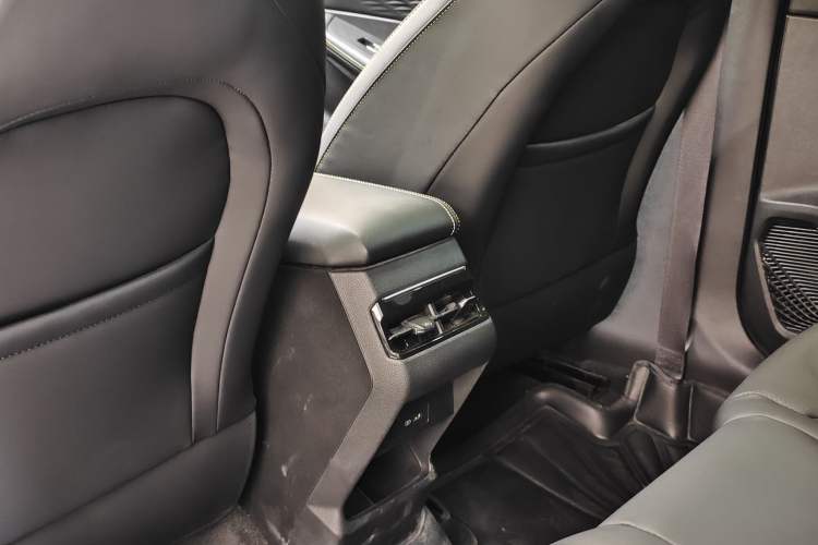 Used Geely Auto Coolray 2025 Bin Yue L 1.5T DCT Starlight Edition
