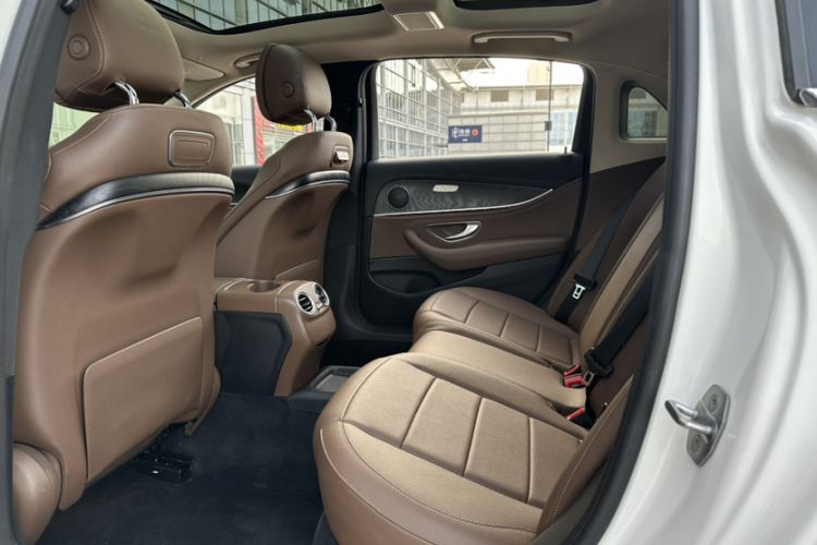 Used Mercedes-Benz E-Class 2019 E 300 L Sporty and Stylish Model
