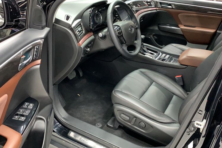 Used GAC Trumpchi GS8 2017 320T Two-Wheel Drive Luxury Smart Connectivity Version (7 Seats)
