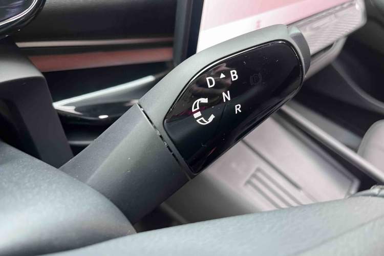 Used Volkswagen ID.UNYX 2024 Pro Long-Range Version
