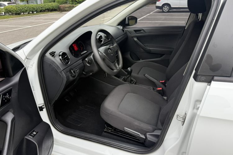 Used Volkswagen Jetta 2017 1.5L Manual Fashion Edition
