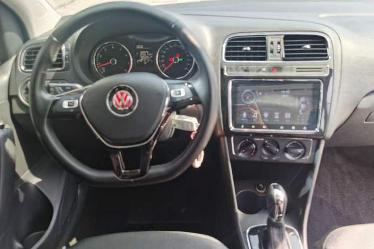 Used Volkswagen Polo 2016 1.6L Automatic Comfort Model
