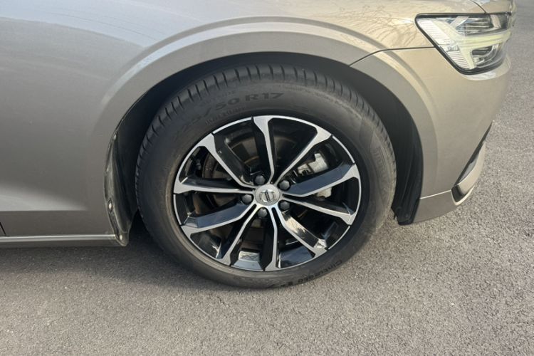 Used Volvo S60 2020 T4 Zhiyi Luxury Edition
