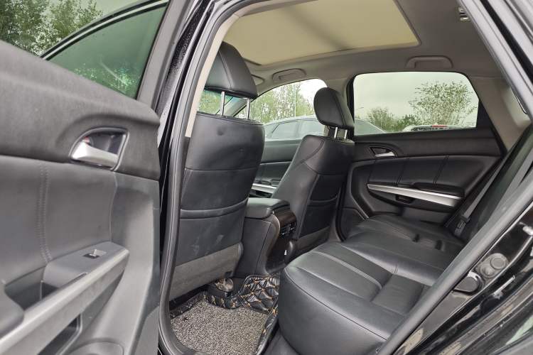 Used Honda Crosstour 2016 2.4L Luxury Edition
