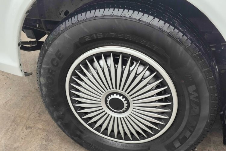 Used JMC Fushun 2025 2.0T 6MT Diesel Mid-Range Business-Class 9-Seater (Non-Commercial)
