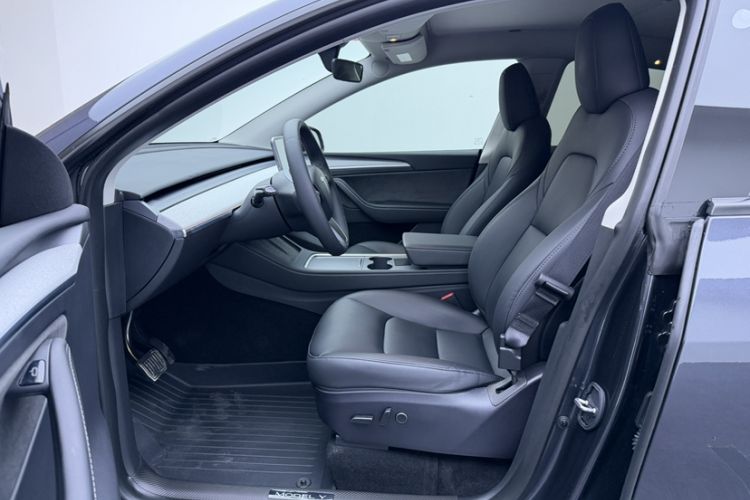 Used Tesla Model Y 2024 Rear-Wheel-Drive Version
