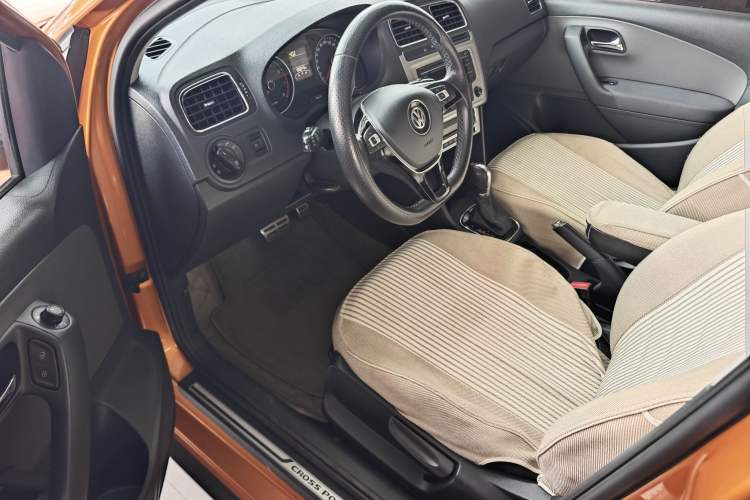 Used Volkswagen Polo 2014 1.6L Cross Polo Automatic
