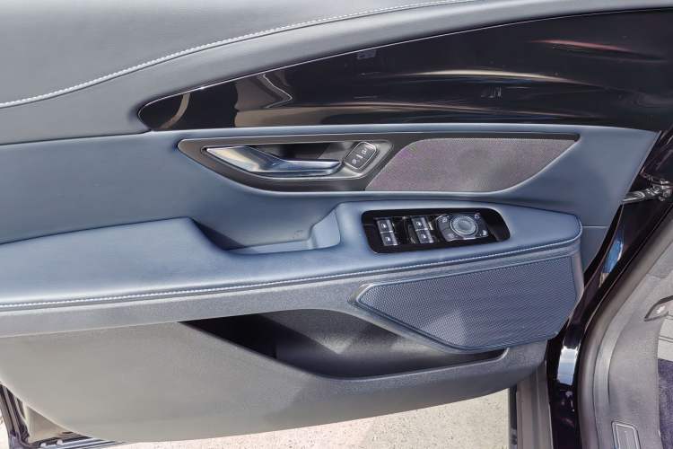 Used Lincoln Nautilus 2023 2.0T All-Wheel-Drive Luxury Edition
