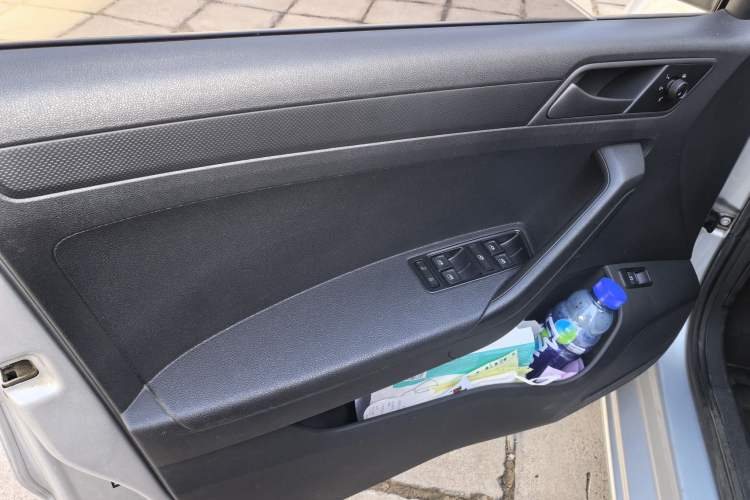 Used Volkswagen Jetta 2019 Dream Edition 1.5L Manual Fashion Version
