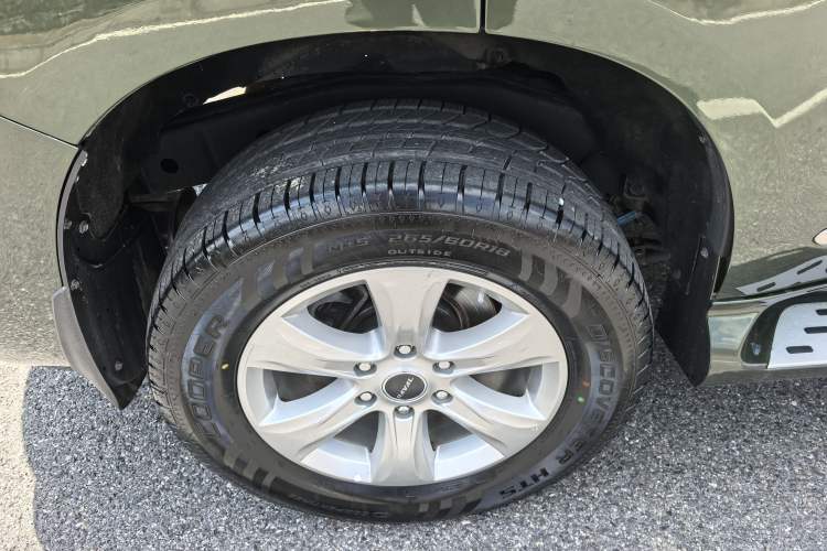 Used Haval H9 2015 2.0T Four-Wheel Drive Ultra-Luxury 7-Seater
