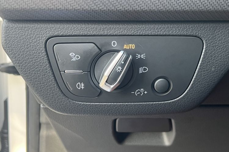 Used Audi Q5L 2022 Updated 45T Luxury Dynamic Version
