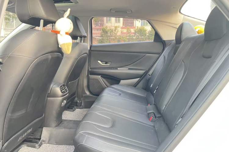 Used Hyundai Elantra 2022 1.5L CVT LUX Prestige Edition
