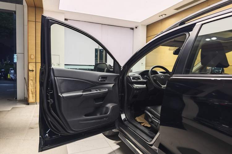 Used Honda CR-V 2016 2.0L two-wheel drive Urban Edition
